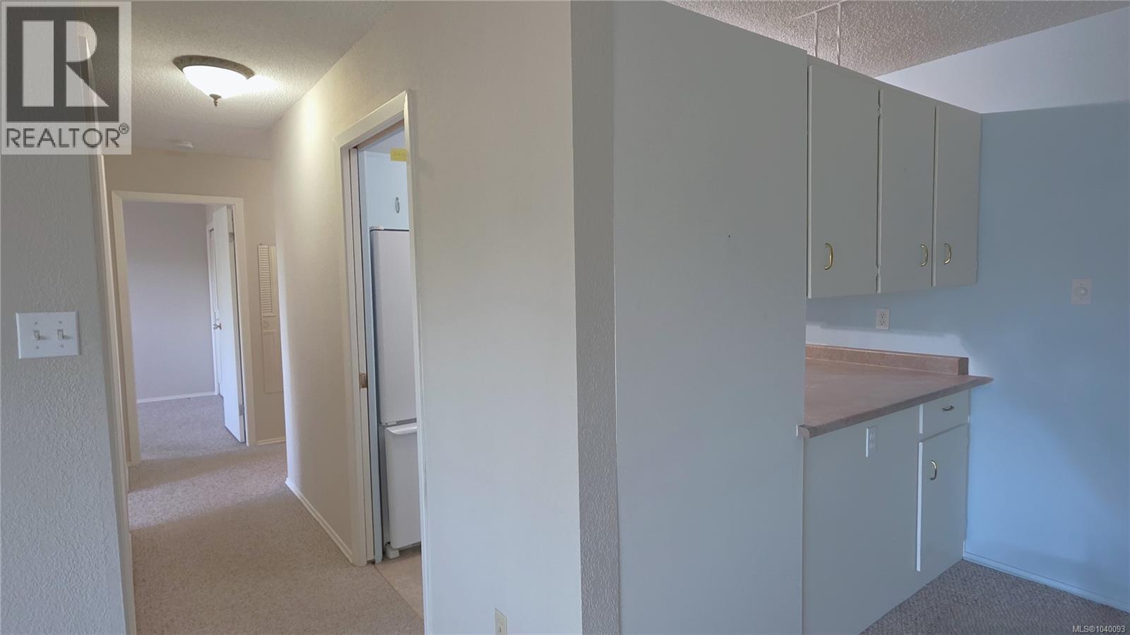 #412 1525 Hillside Ave - 6