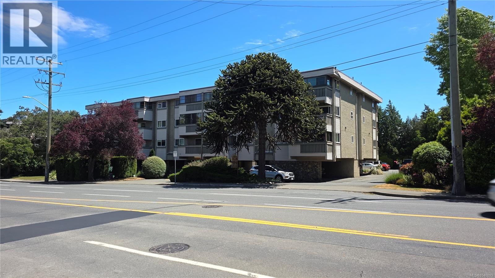 #412 1525 Hillside Ave - 25