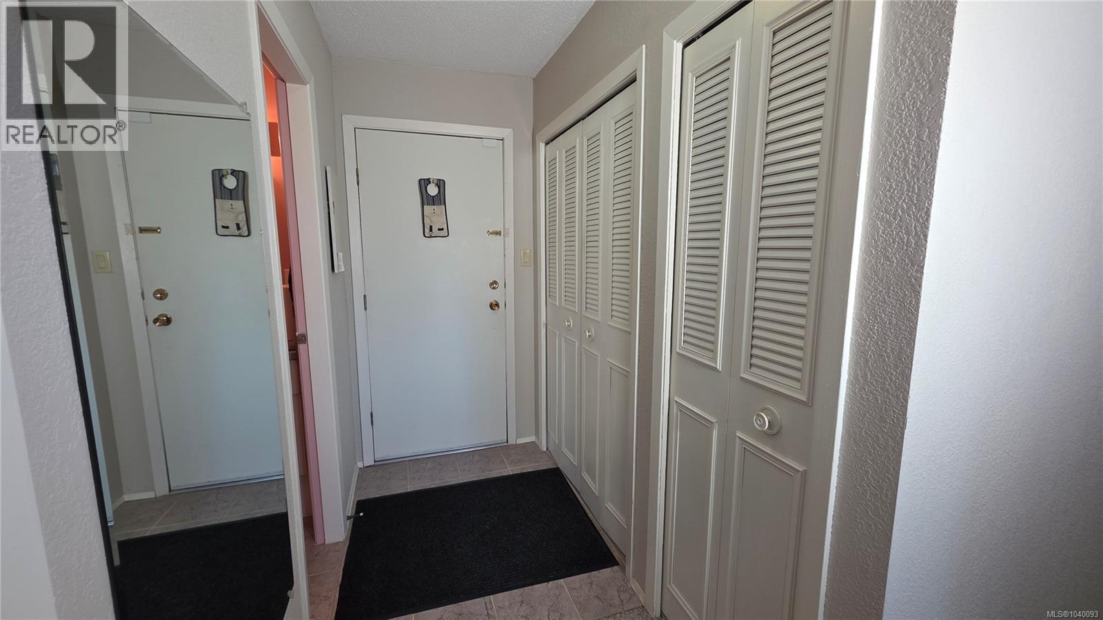 #412 1525 Hillside Ave - 22