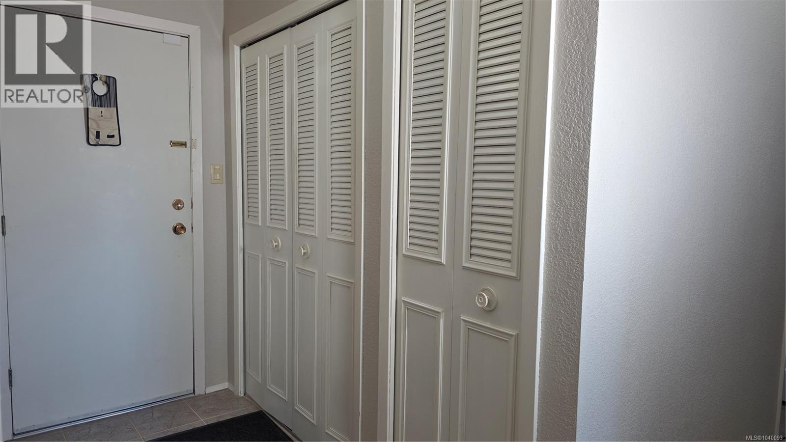 #412 1525 Hillside Ave - 21