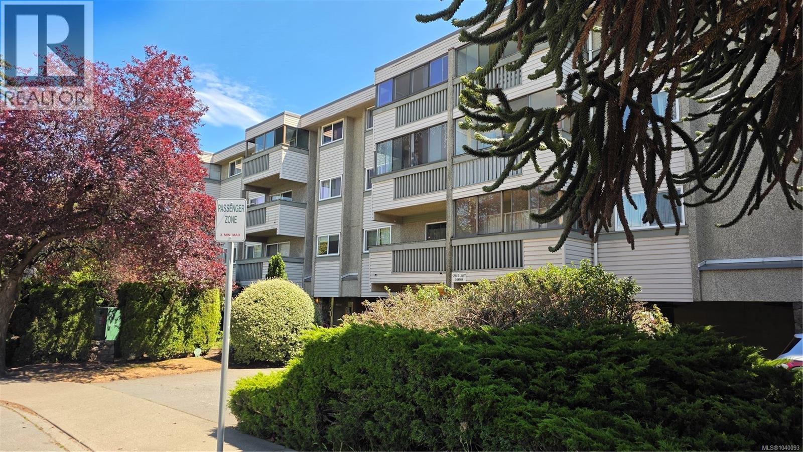 #412 1525 Hillside Ave - 4