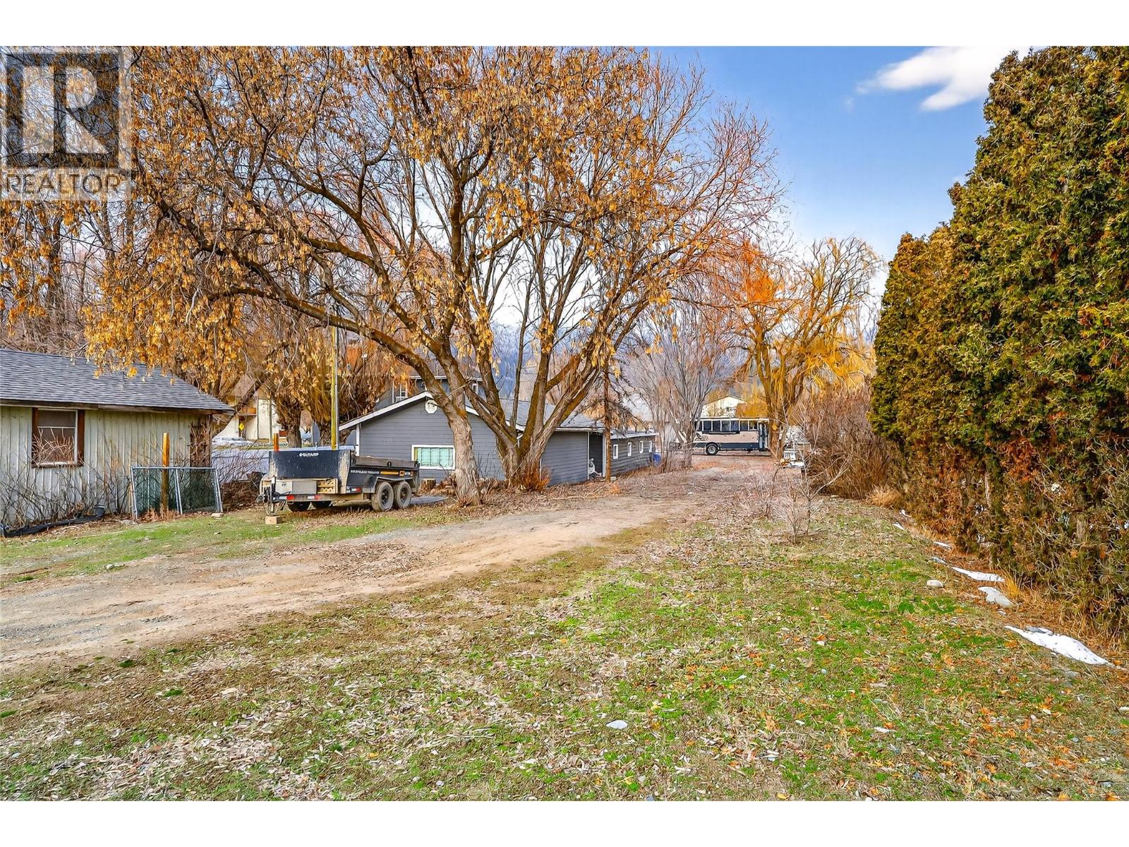  2135 Merritt Avenue, Merritt
