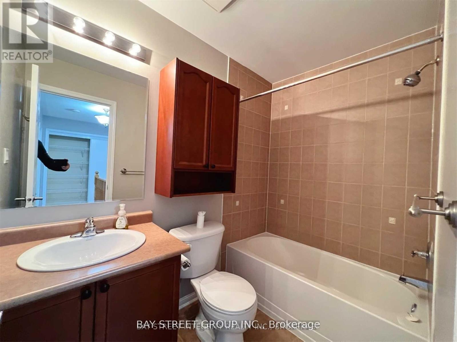 656 HOLLY AVENUE - 12
