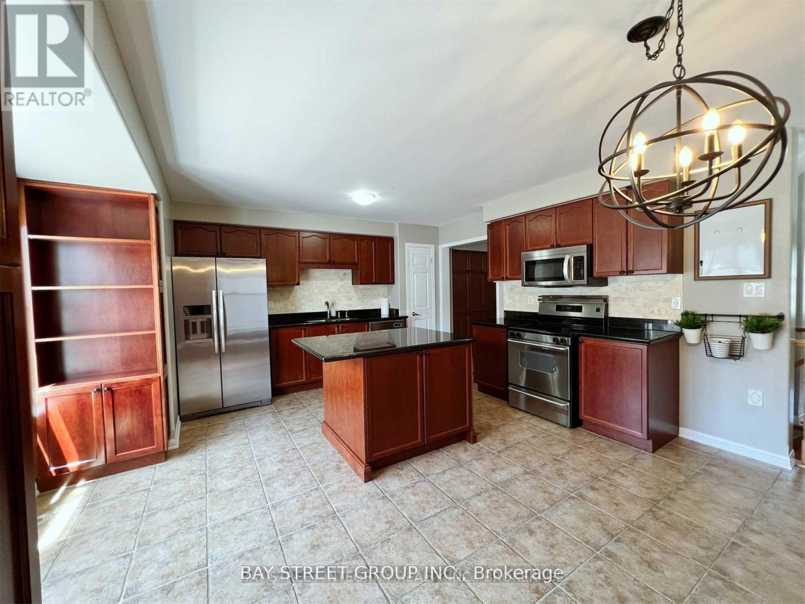 656 HOLLY AVENUE - 3
