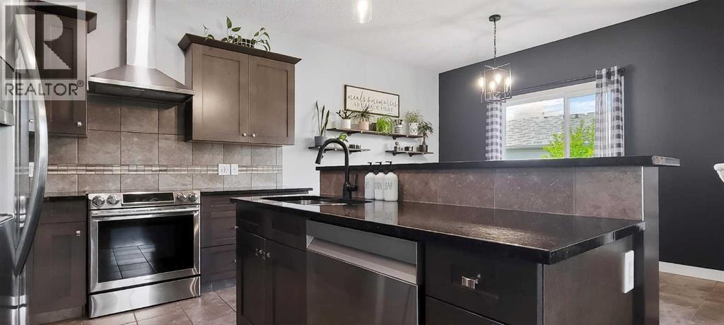 7018 115 Street - 11