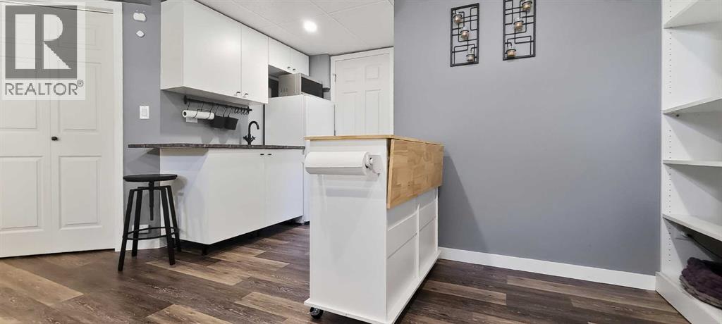 7018 115 Street - 40
