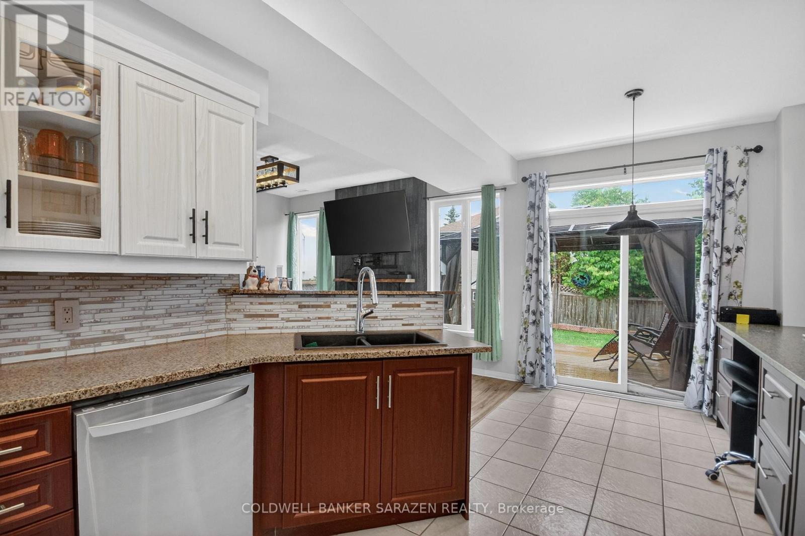3 CASTLE GLEN CRESCENT - 10