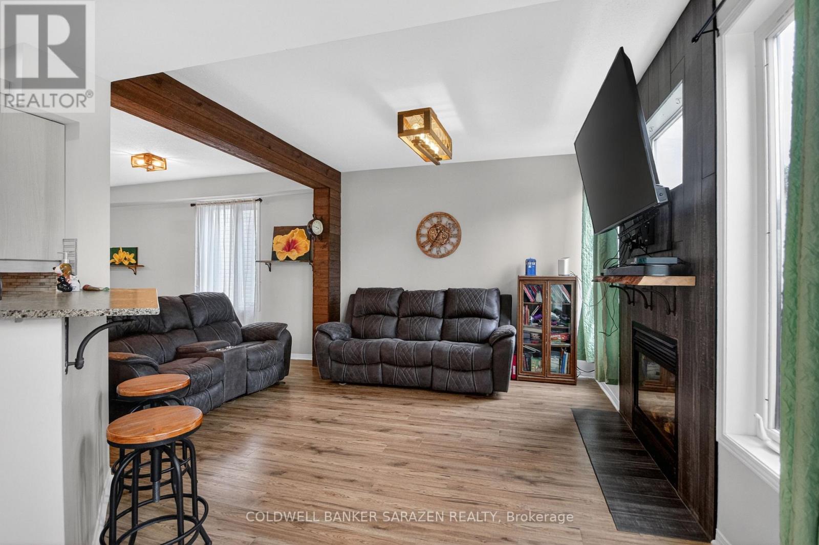 3 CASTLE GLEN CRESCENT - 16