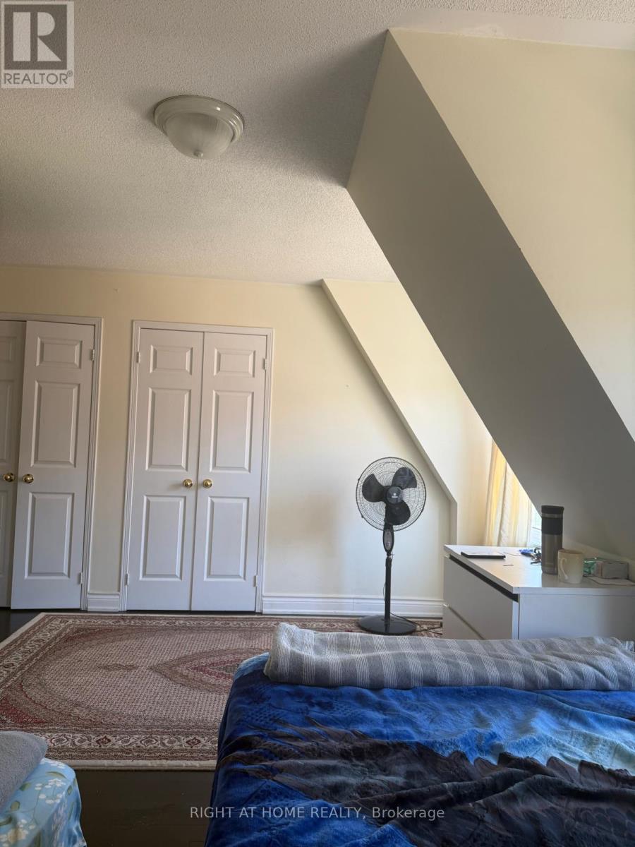 37 ARCHIBALD MEWS - 13