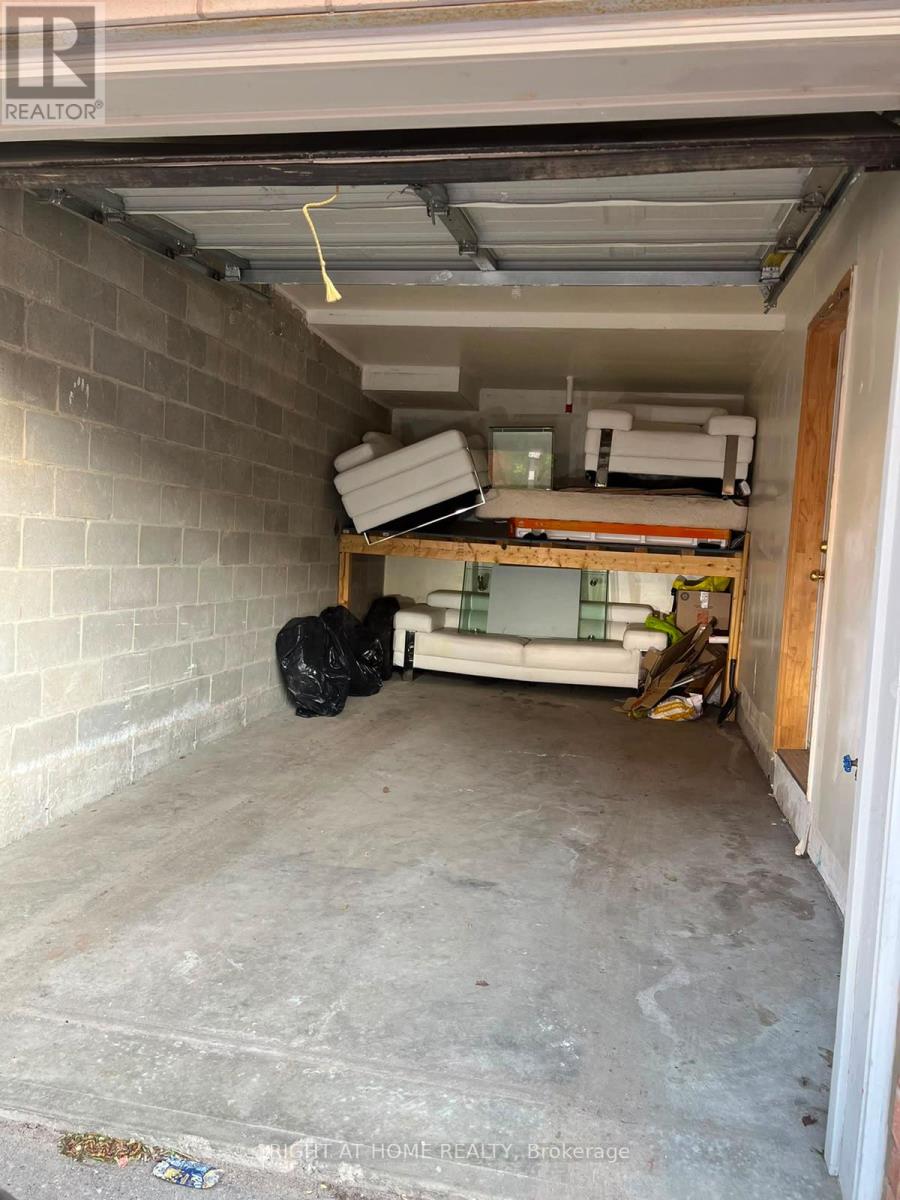 37 ARCHIBALD MEWS - 19