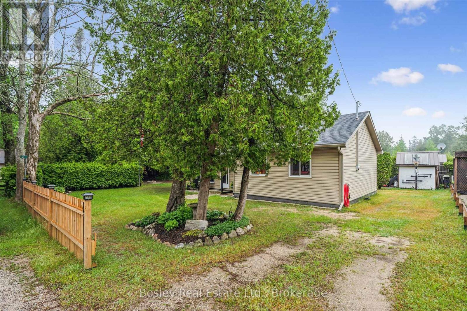 3 HAMILTON PLACE - 4