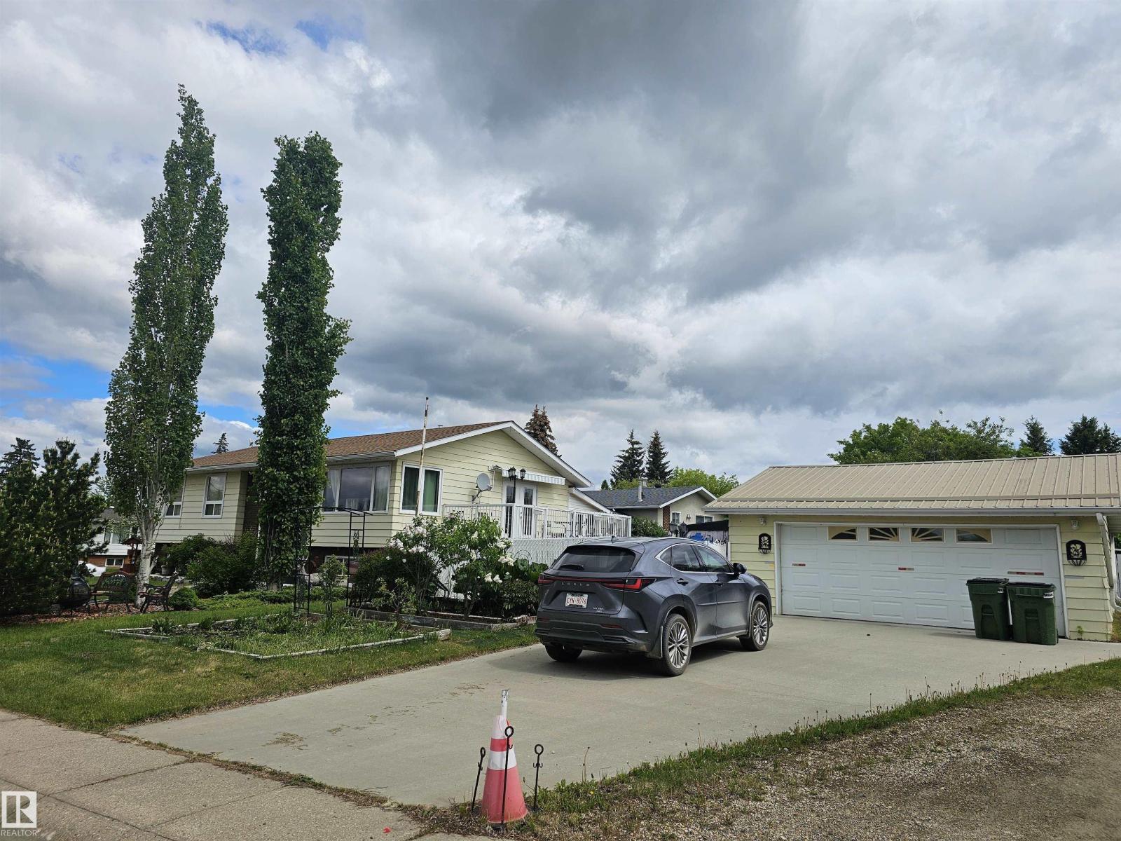 4732 46 ST - photo 2