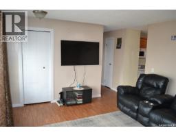 3pc Bathroom - 141 Stewart Crescent, Kindersley, SK S0L1S1 Photo 14