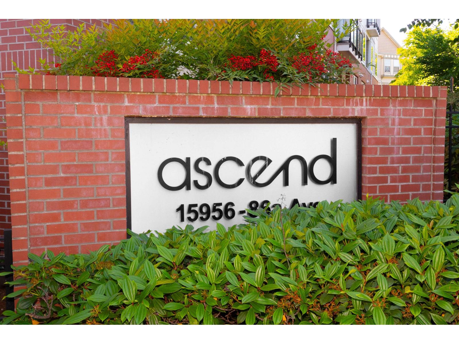 304 15956 86A AVENUE