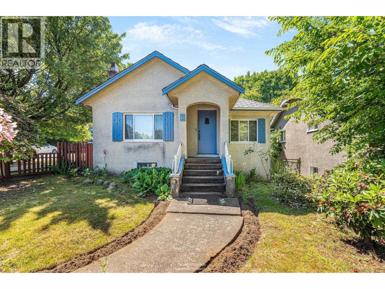 6 W KING EDWARD AVENUE