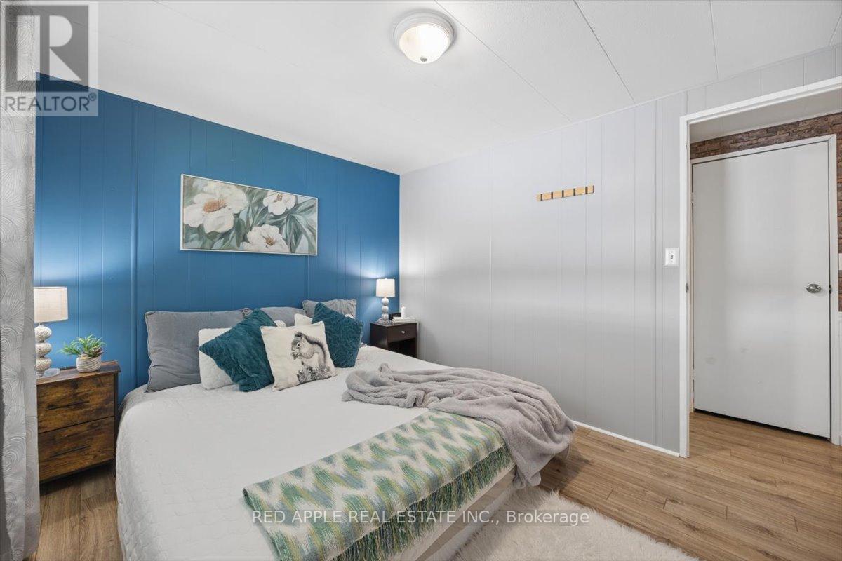 30 FLORA COURT - 25
