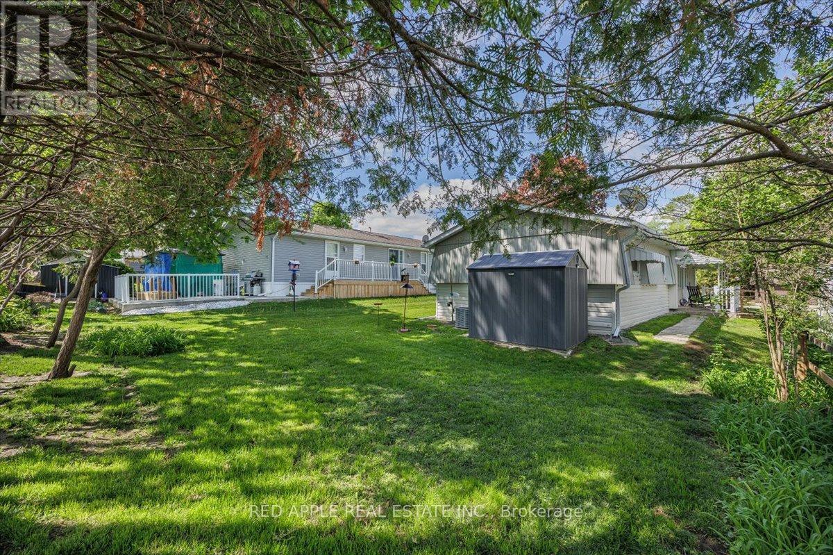30 FLORA COURT - 32