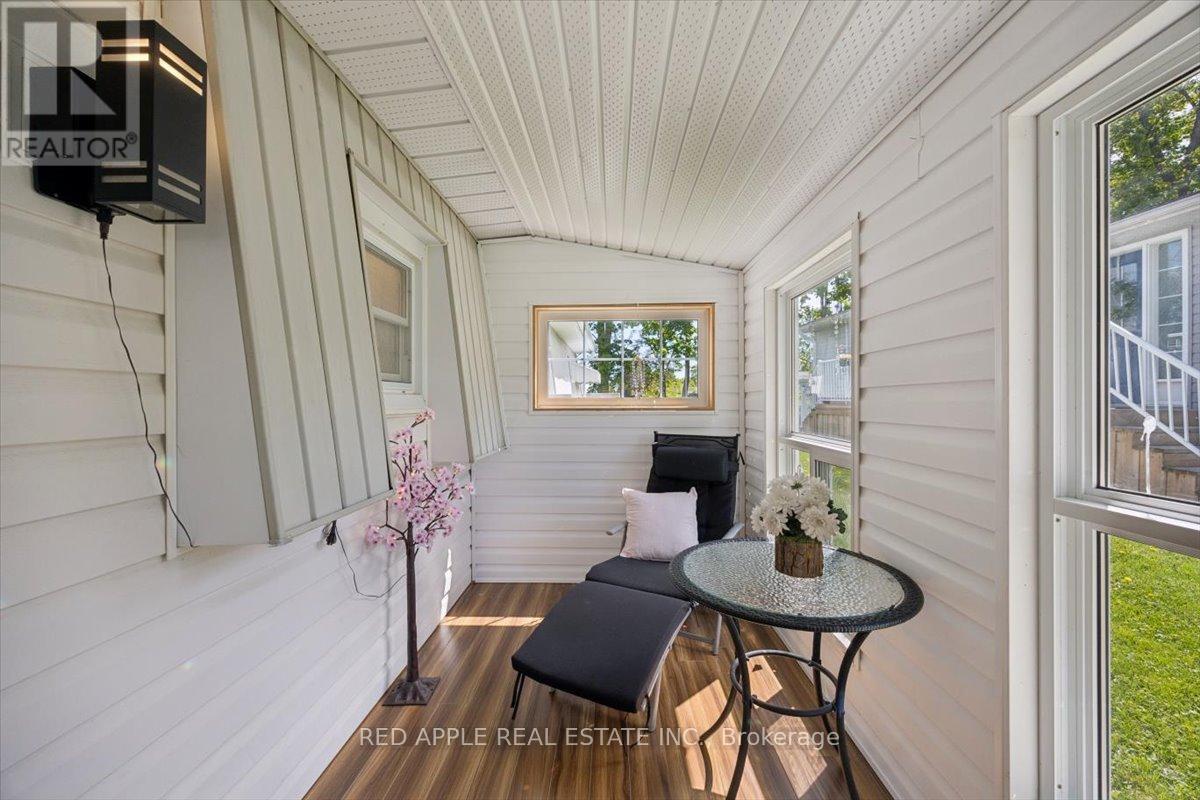 30 FLORA COURT - 18
