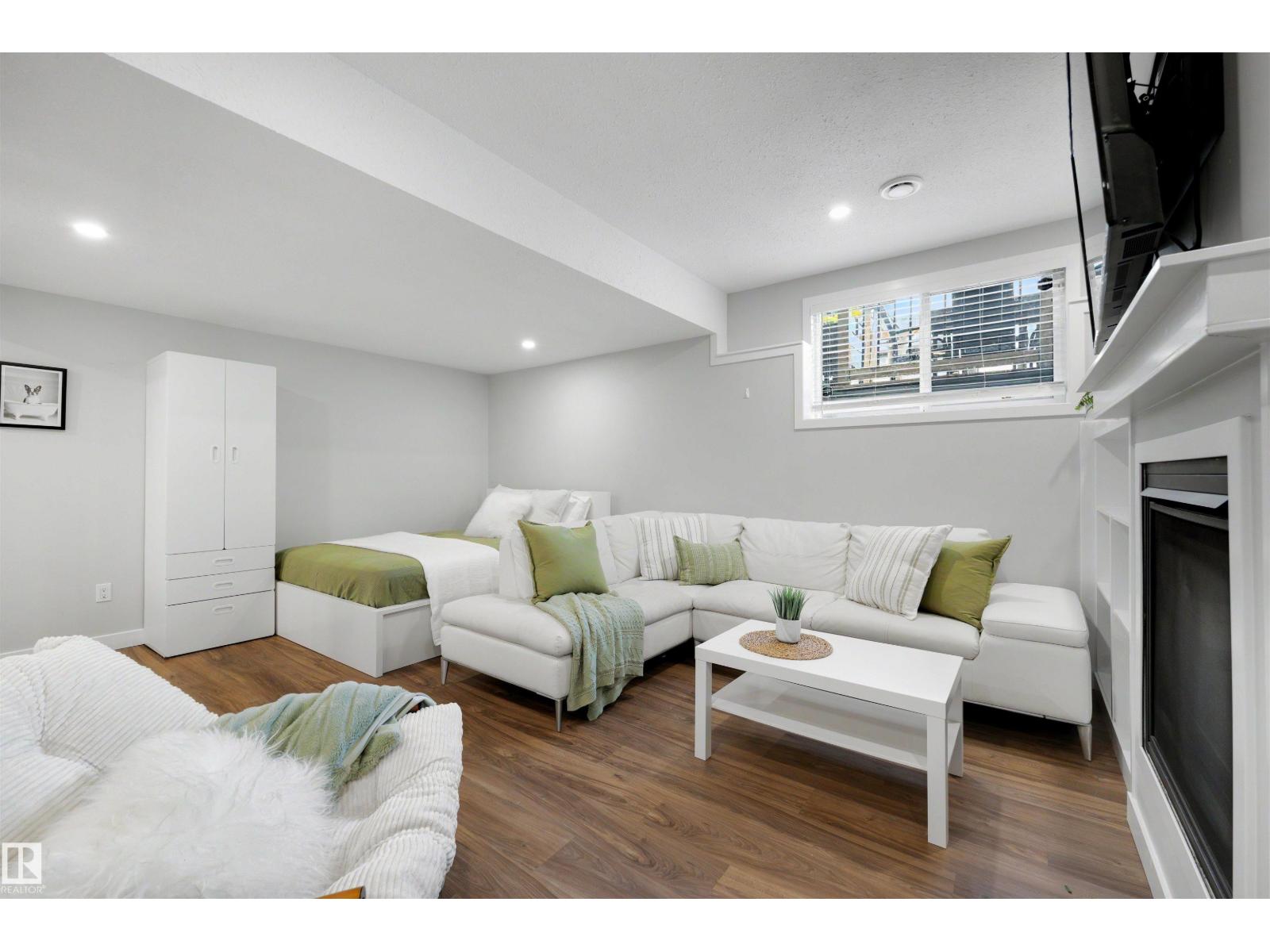2132 CASSIDY WD SW — photo 33