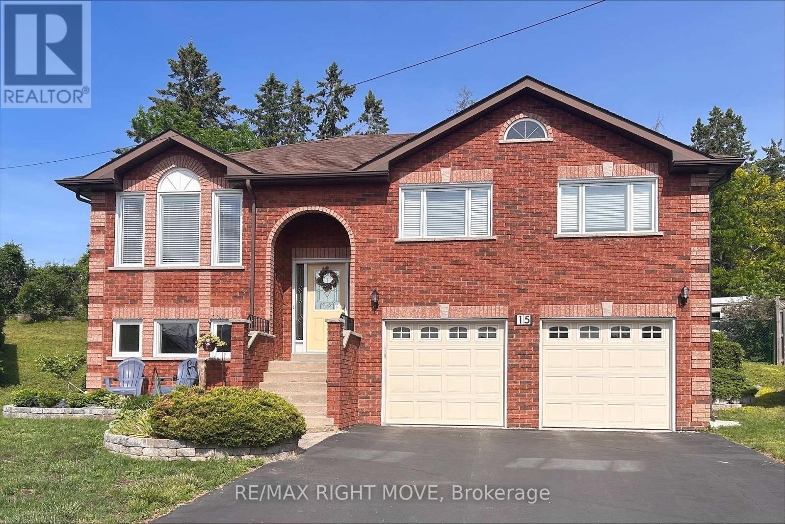 15 WATSON COURT - 1