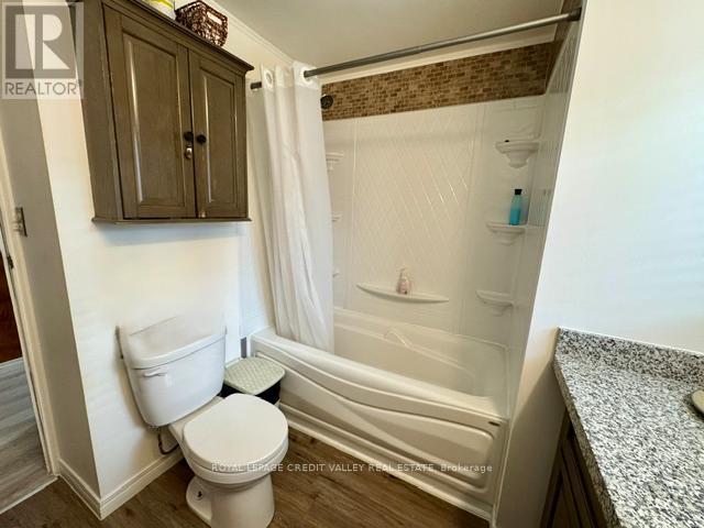 5 LAUREL LANE - 17