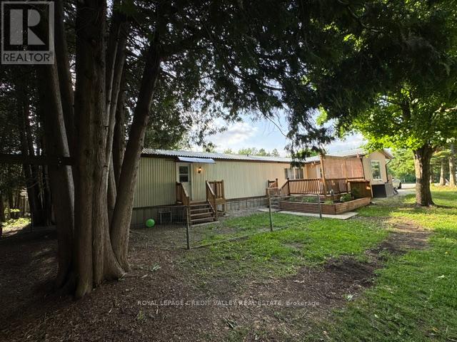 5 LAUREL LANE - 12