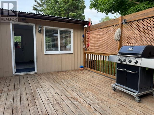 5 LAUREL LANE - 5
