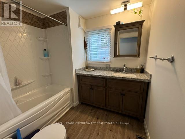 5 LAUREL LANE - 18