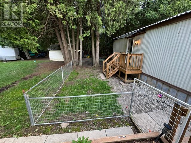 5 LAUREL LANE - 8