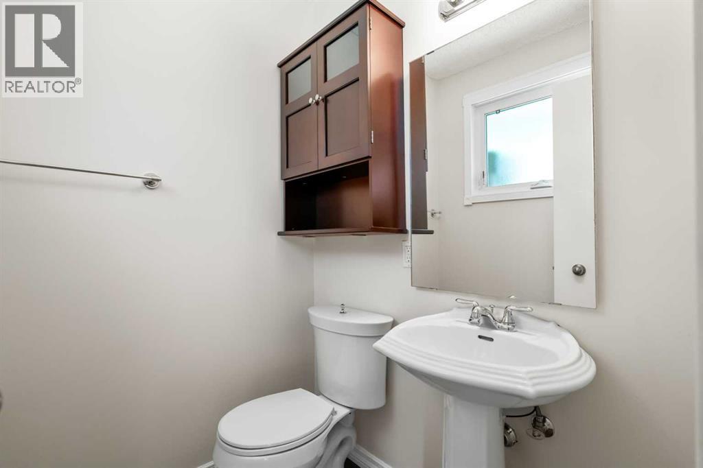 3243 Dover Crescent SE — photo 14