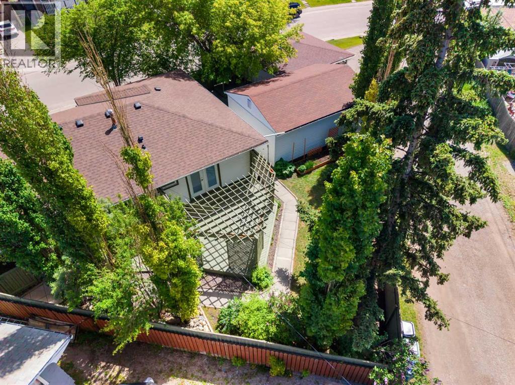 3243 Dover Crescent SE — photo 39