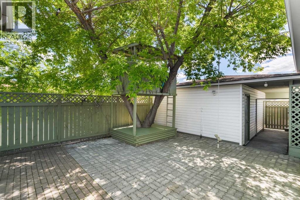 3243 Dover Crescent SE — photo 32