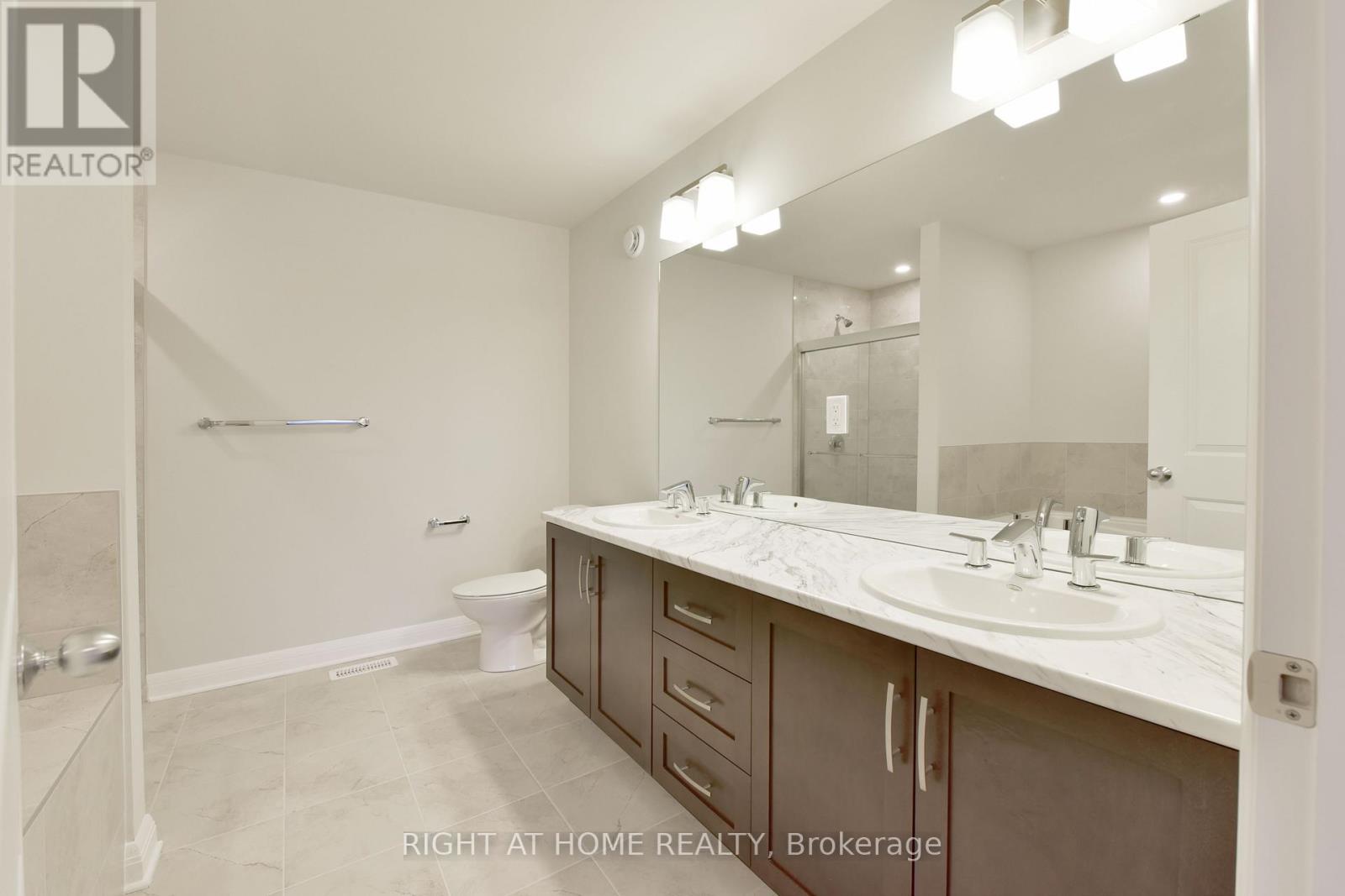 3 Bed, 3 Bath House for Rent in Ottawa – 312 WIGWAS STREET, Ottawa – MLS# X13435298 - Image 19