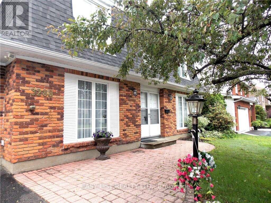 3288 CLEARWATER CRESCENT - 1