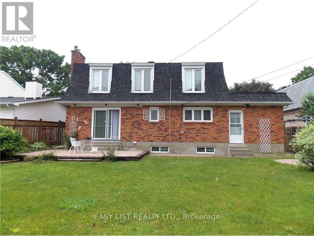3288 CLEARWATER CRESCENT - 21