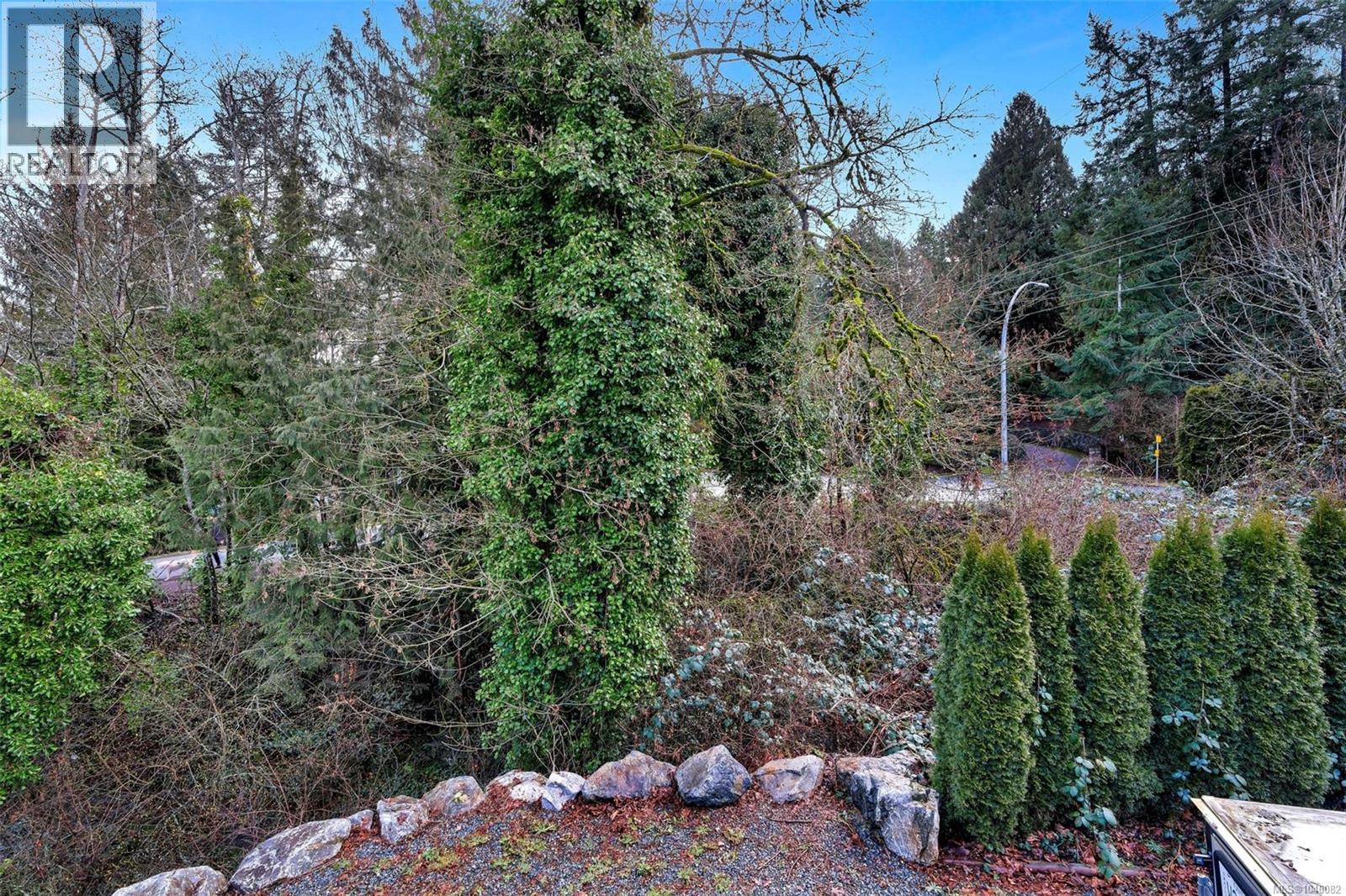 6897 McKenna Crt - 56