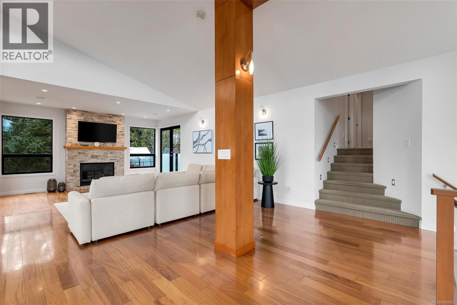 6897 McKenna Crt - 24