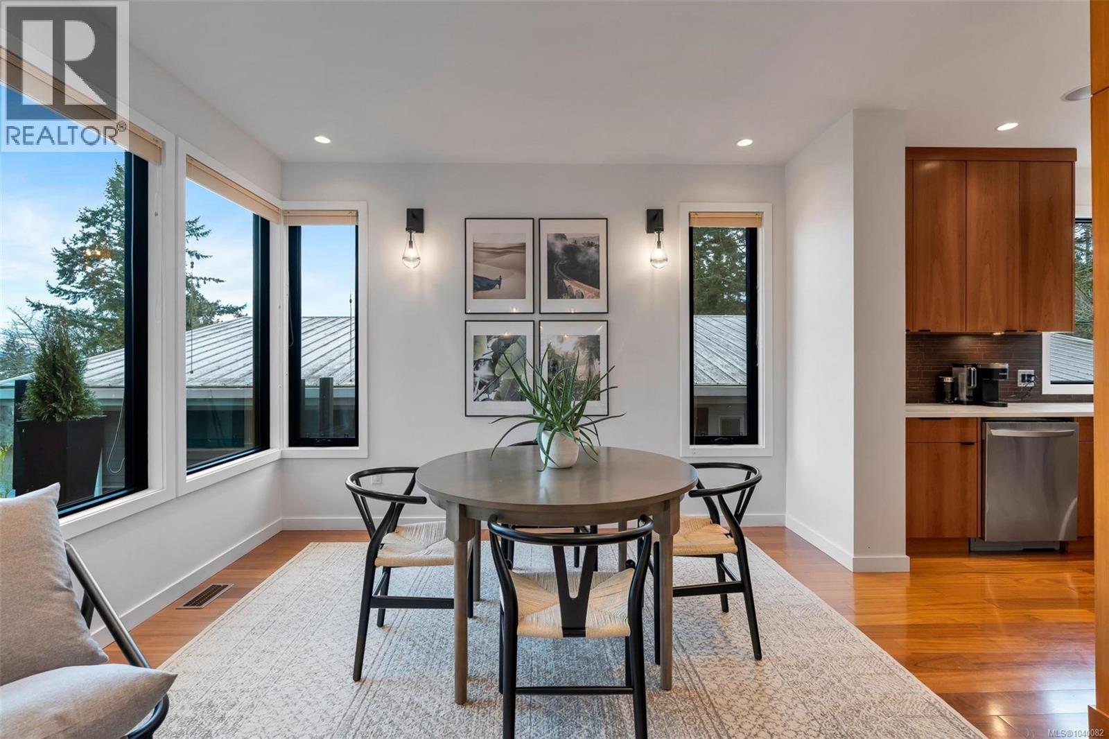 6897 McKenna Crt - 17
