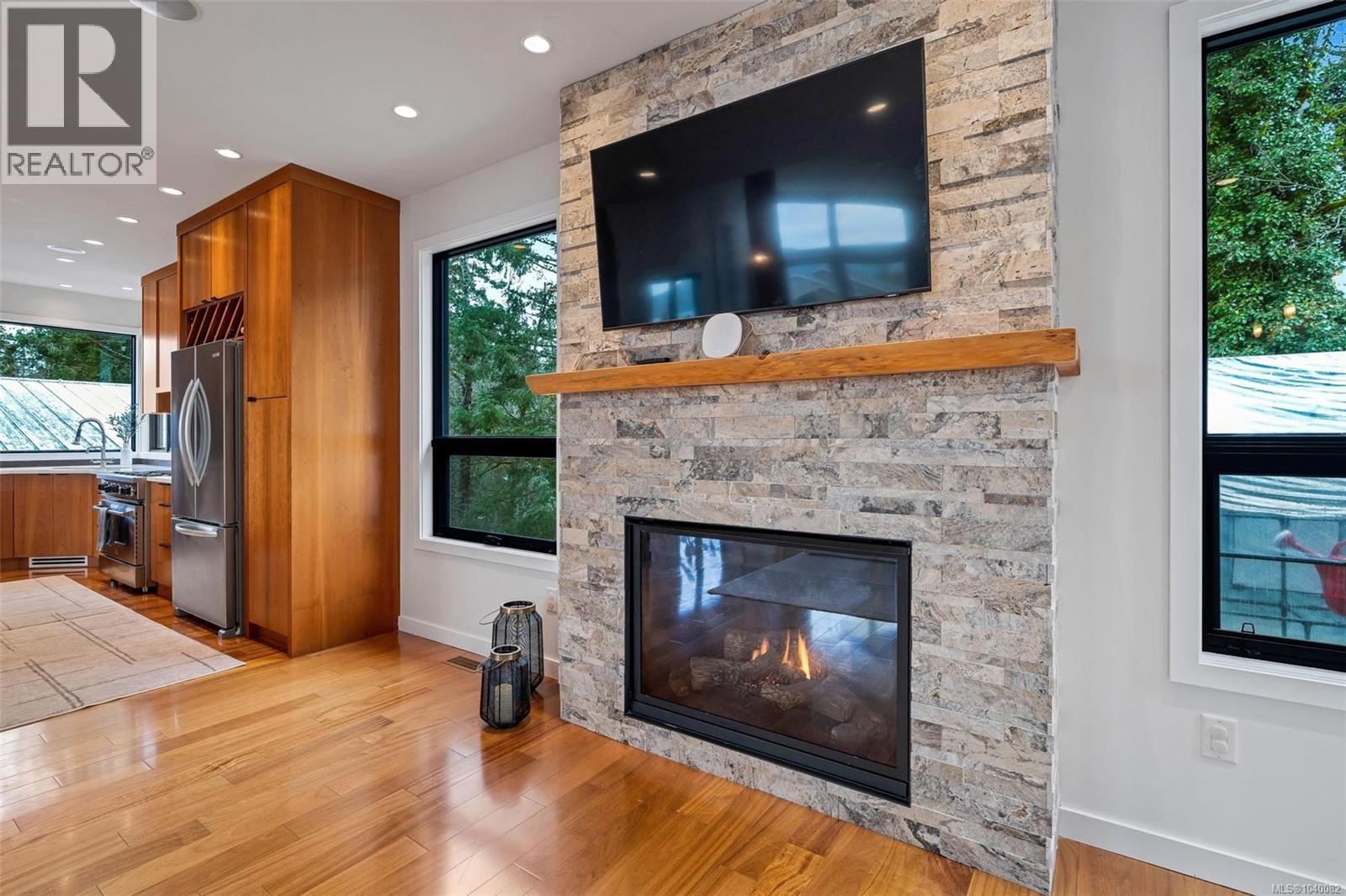 6897 McKenna Crt - 9