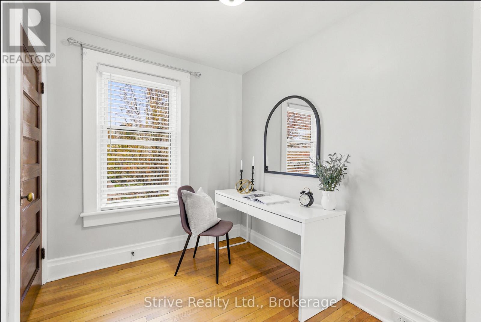 10 JULIA STREET - 22