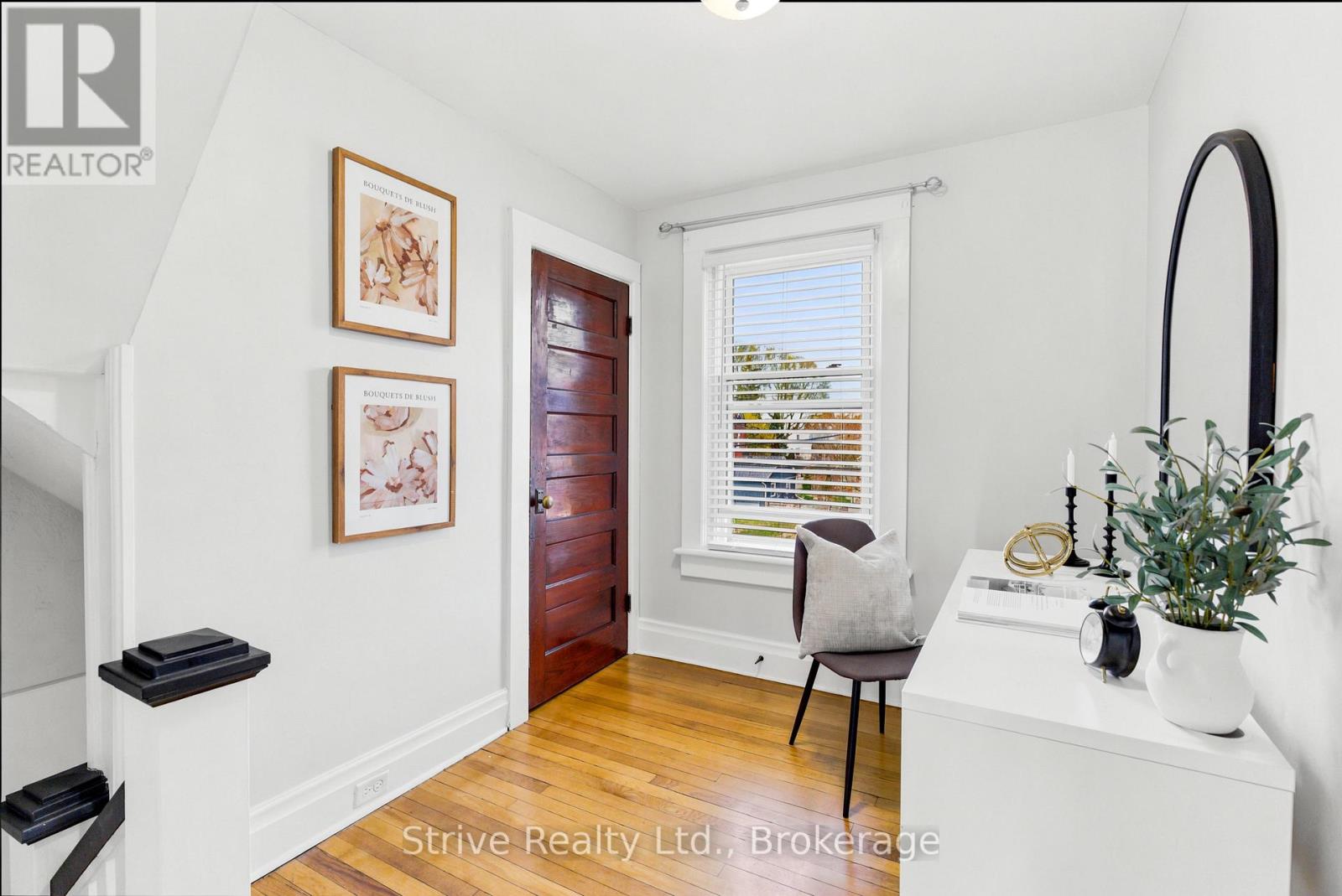 10 JULIA STREET - 23