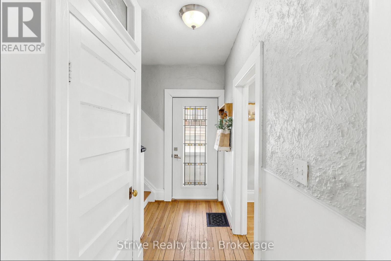 10 JULIA STREET - 7