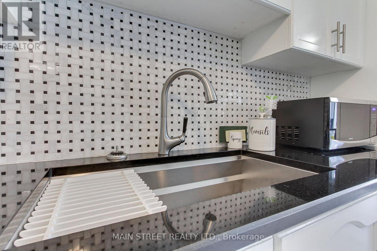 17 HIRST AVENUE - 16