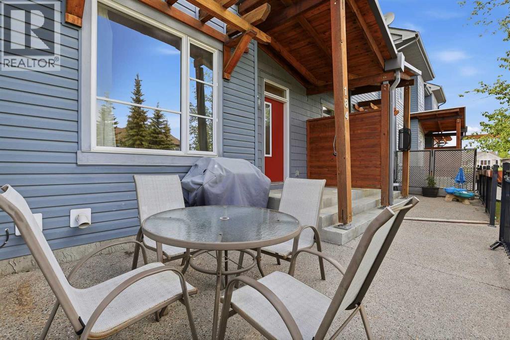184 Chapalina Square SE — photo 33