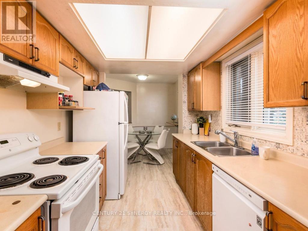 1 WINNEGREEN COURT - 13