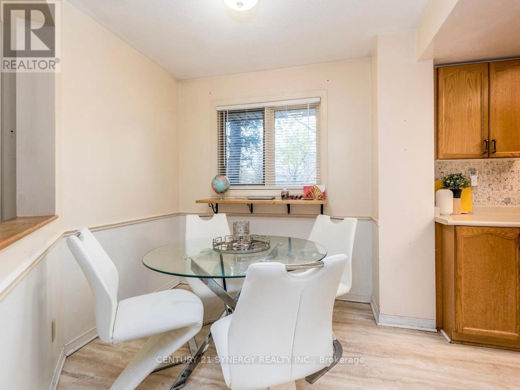 1 WINNEGREEN COURT - 16