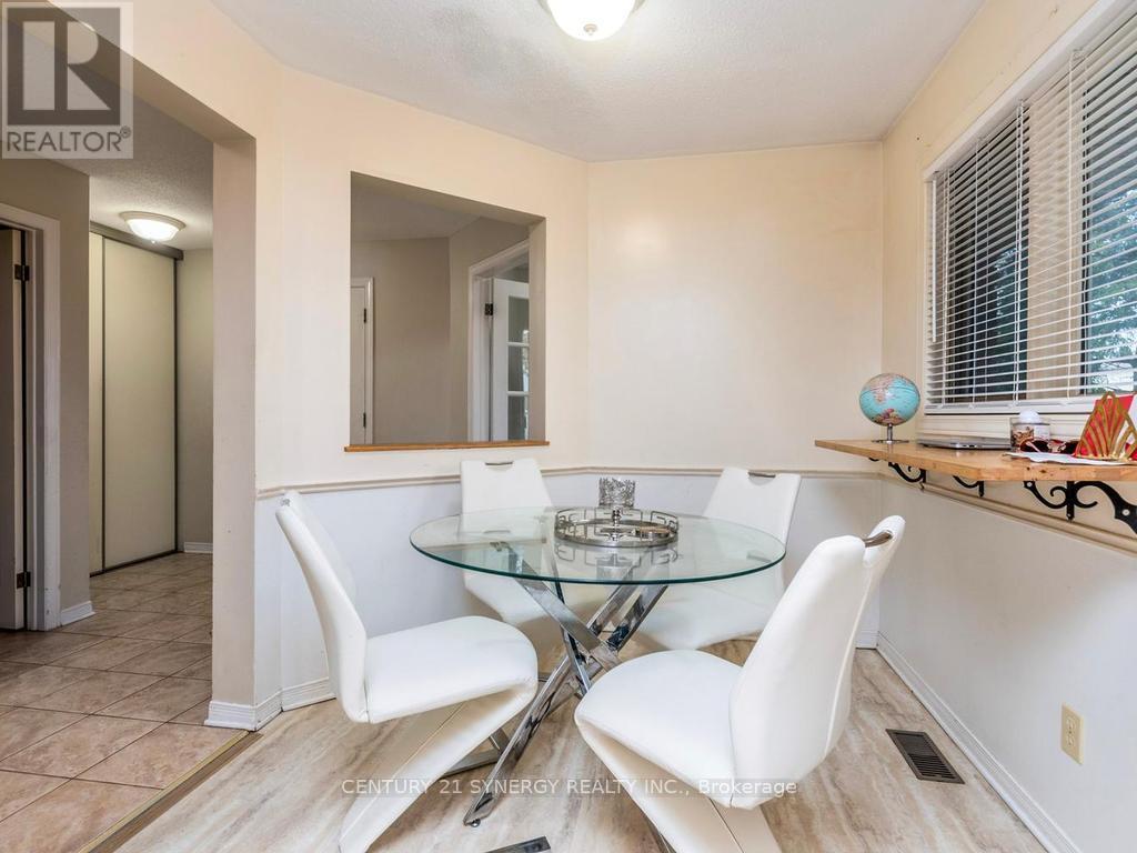 1 WINNEGREEN COURT - 17