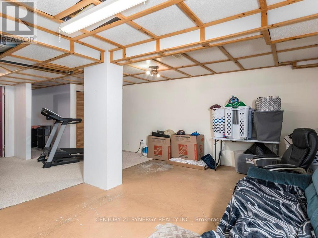 1 WINNEGREEN COURT - 28