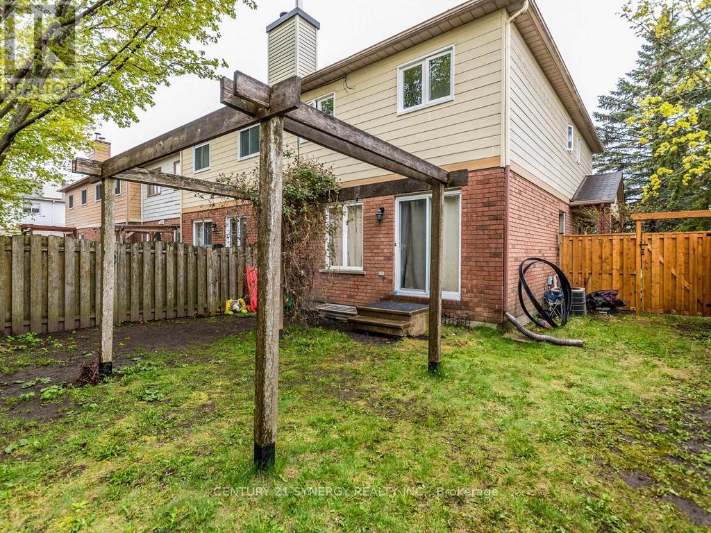 1 WINNEGREEN COURT - 32