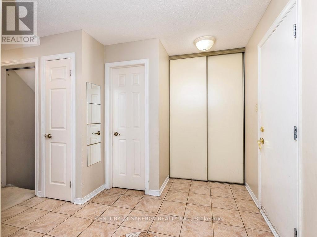 1 WINNEGREEN COURT - 6